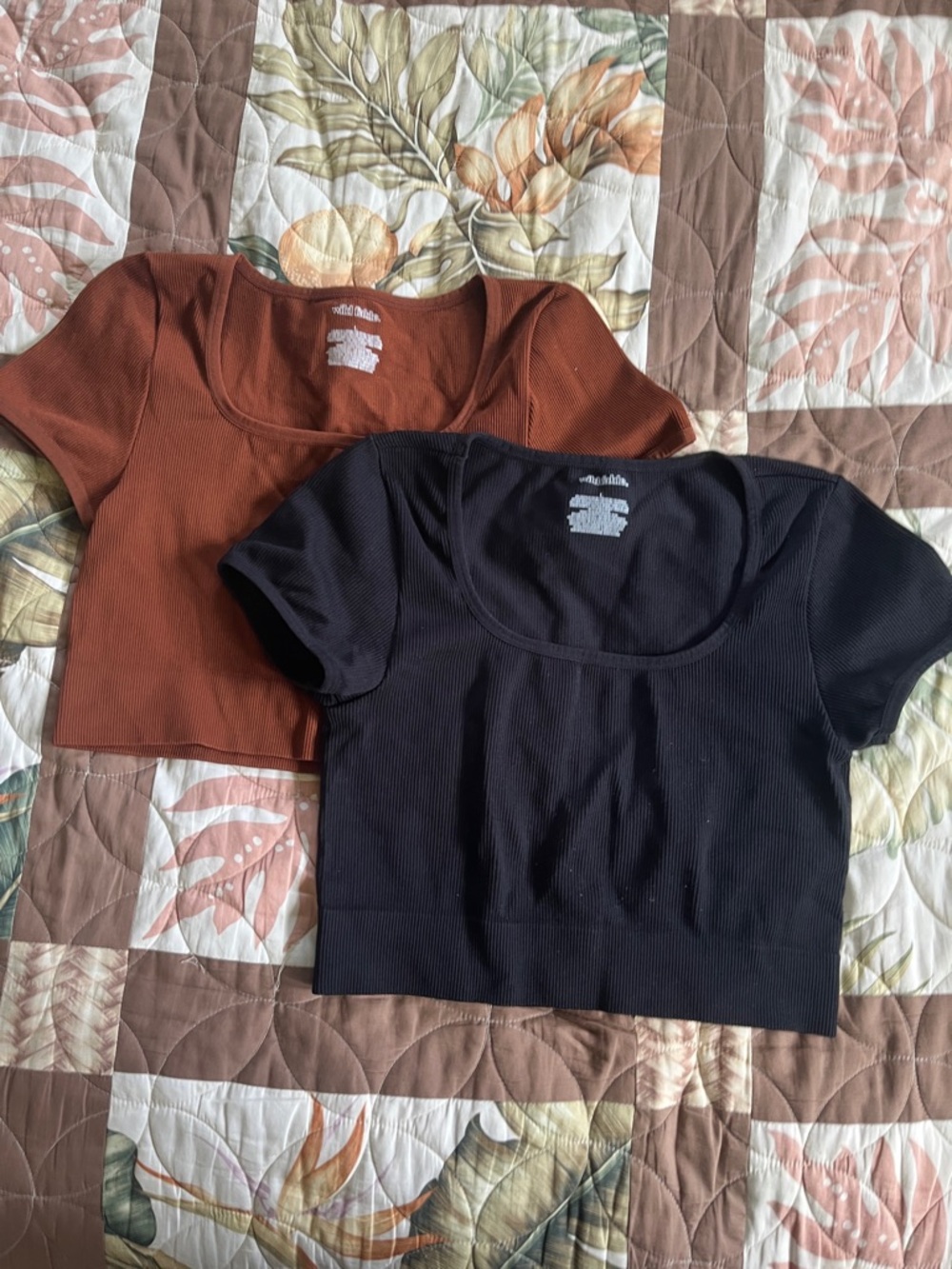 Two like new Ribbed Scoop Neck Crop Top - Black and Rust